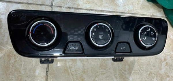 Bảng công tắc điều hòa Hyundai Accent 2025-2027 Tháo Xe 97250AY110AUAY