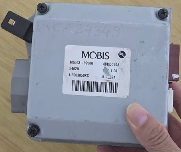 Hộp điều khiển cọc lái Kia K3 Cerato Tháo Xe M6563-99500