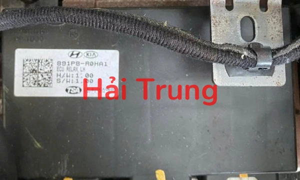 Hộp điều khiển ghế Kia Carnival 2022-2025 Tháo Xe 891P8-R0HA1 891P8R0HA1