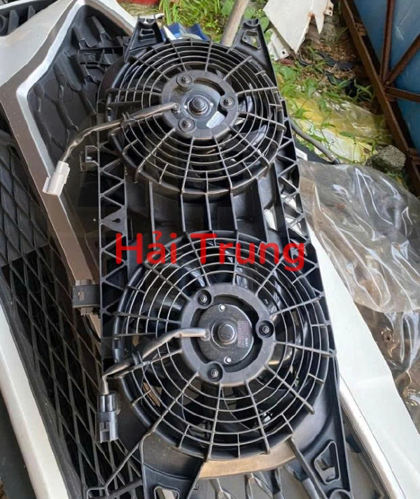 Quạt giàn nóng két nước Hyundai Solati Tháo Xe