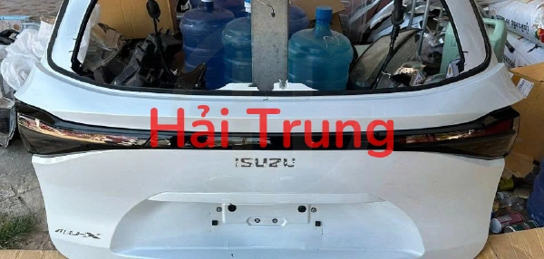 Đèn hậu cốp Isuzu Mu-X 2025 2026 Tháo Xe Zin