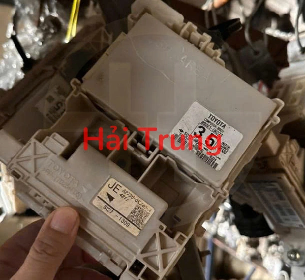 892210K701 Hộp cầu trì trong xe Toyota Hilux Tháo Xe