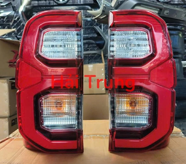Đôi đèn hậu Toyota Hilux 2020-2025 Tháo Xe
