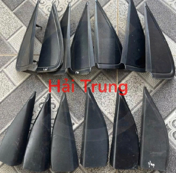 Ốp nhựa tam giác cửa Ford Escape 2009-2013 Tháo Xe