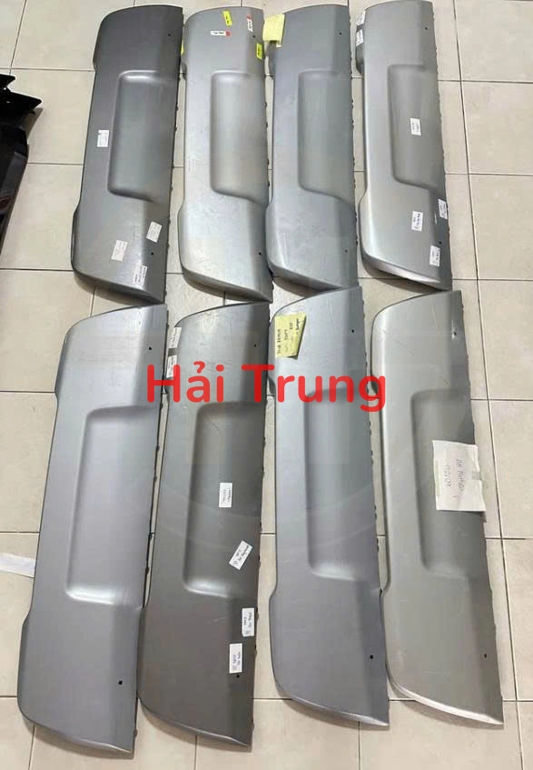 Ốp bạc dưới cản trước Toyota Hilux 2018 2019 Tháo Xe