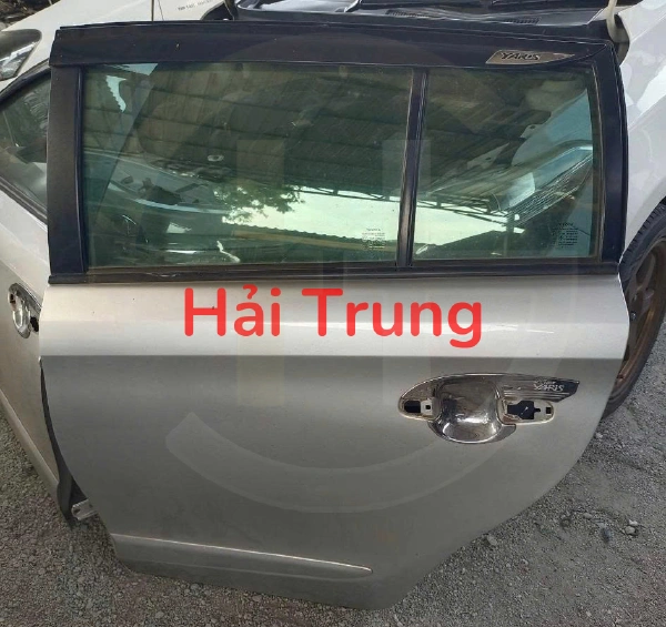 Cánh cửa sau Toyota Yaris Tháo Xe