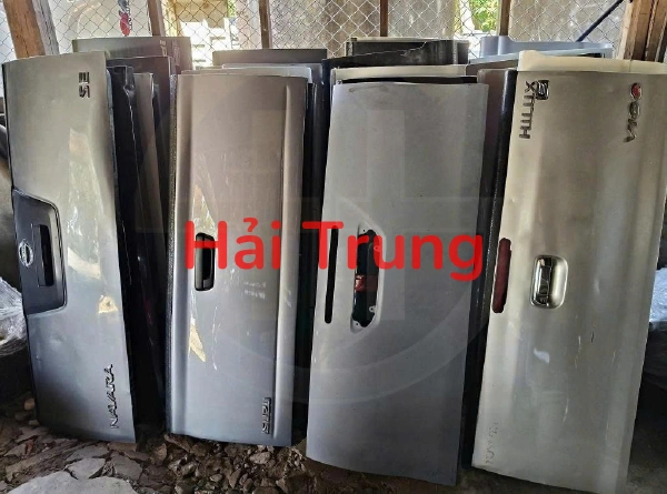 Cửa thùng sau Nissan Navara Tháo Xe Zin keo chỉ