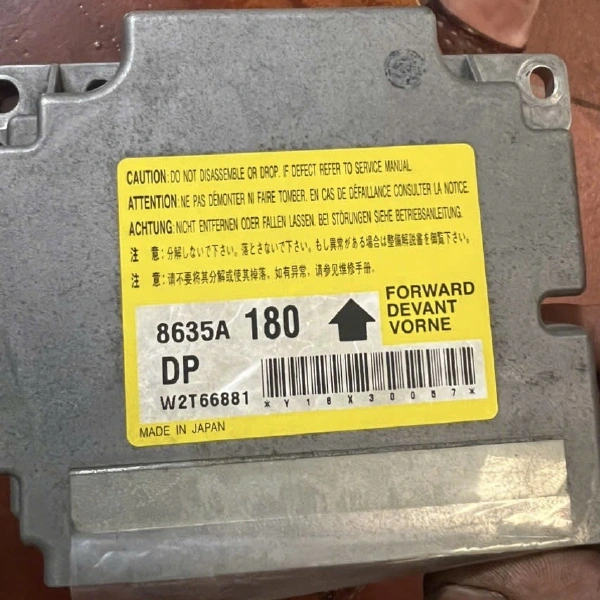 Hộp điều khiển túi khí Mitsubishi Pajero V93 Tháo Xe 8635A180