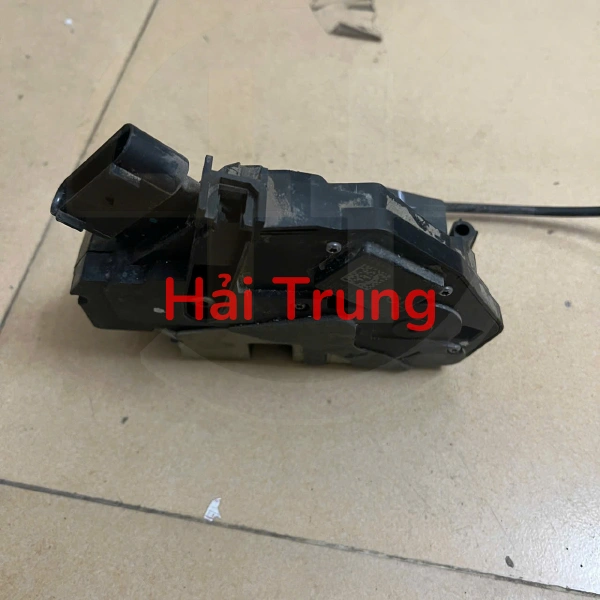 Khóa ngậm cừa Ford Ranger Tháo Xe
