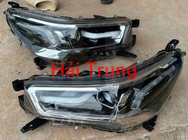 Cặp đèn pha Toyota Hilux 2021-2025 Tháo Xe Zin