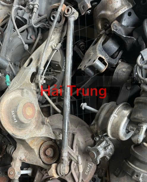 Thanh giằng sau Ford Escape 2009-2013 Tháo Xe