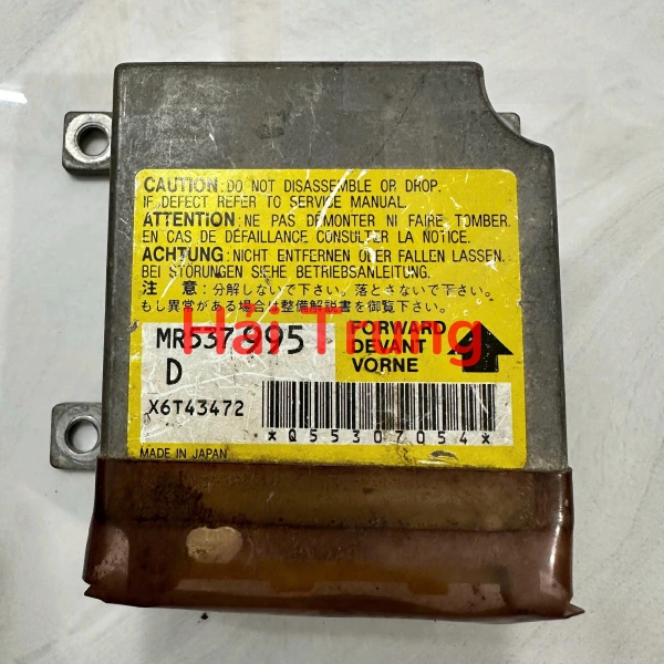 MR537995 Hộp điều khiển túi khí Mitsubishi Triton Tháo Xe