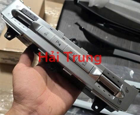 Công tắc sưởi ghế Kia Carnival 2022-2025 93320R0000