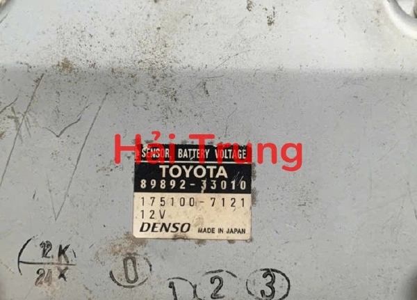 Hộp điều khiển điện áp ắc quy Toyota Camry HV xăng điện 89892-33010