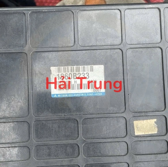 Hộp điều khiển động cơ Hộp đen ECU Mitsubishi Pajero Tháo Xe 1860B233