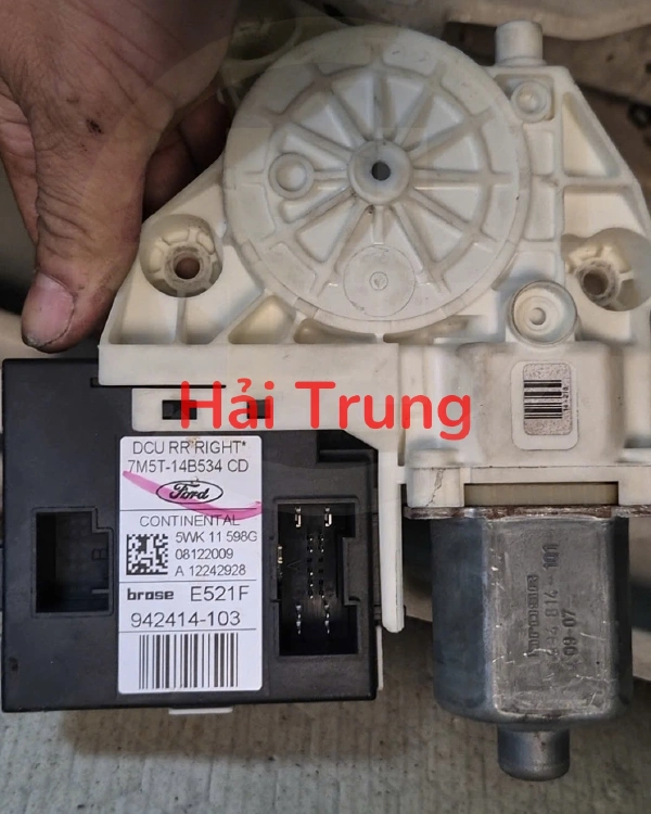 Hộp mô tơ nâng kính sau Ford Focus Tháo Xe 7M5T-14B534-CD