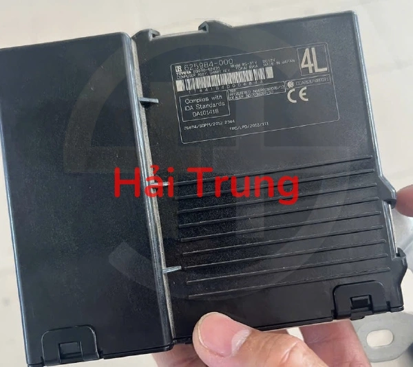 Tháo Xe Hộp điều khiển khóa Smart Key Toyota Yaris 2015 89990-52421