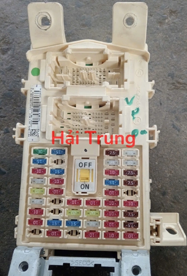 Hộp cầu trì trong Hyundai I10 Tháo Xe 91952-B4250