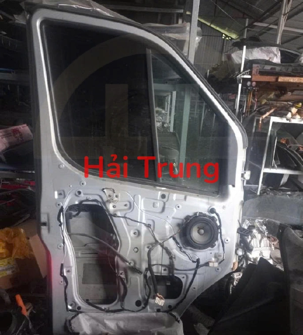 Cánh cửa Hyundai Solati Tháo Xe